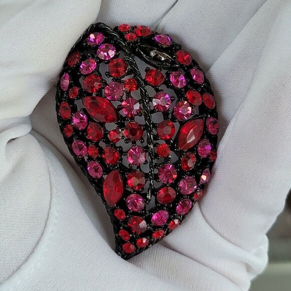 Brooch Black Setting Red & Pink Crystal Brooch Pin Pendant #0391 - Picture 8 of 8